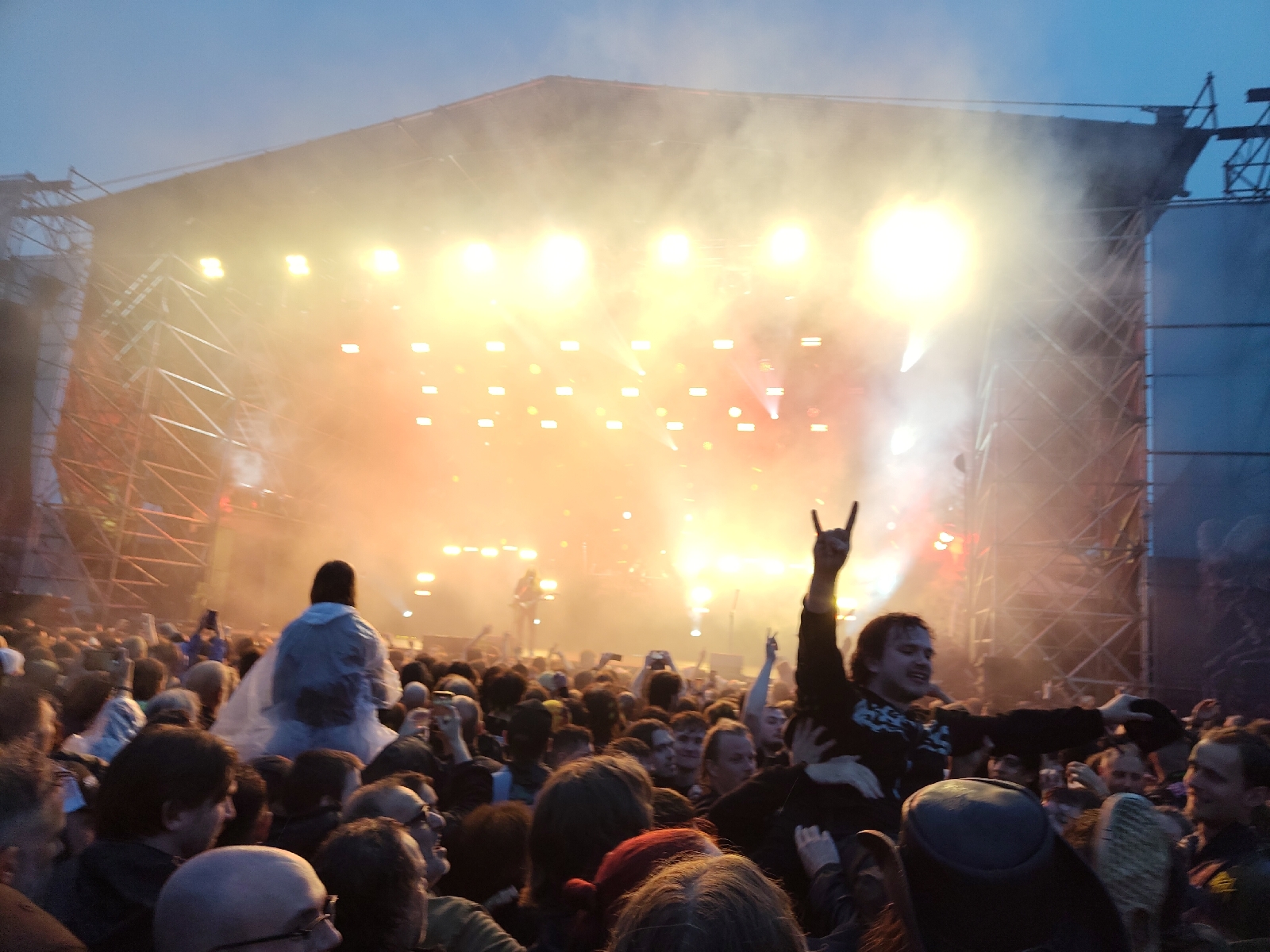 <a href='/hi/jeroen' class='caption'>» jeroen 06 June 2026 09:40 South of Heaven Maastricht Megadeth </a>