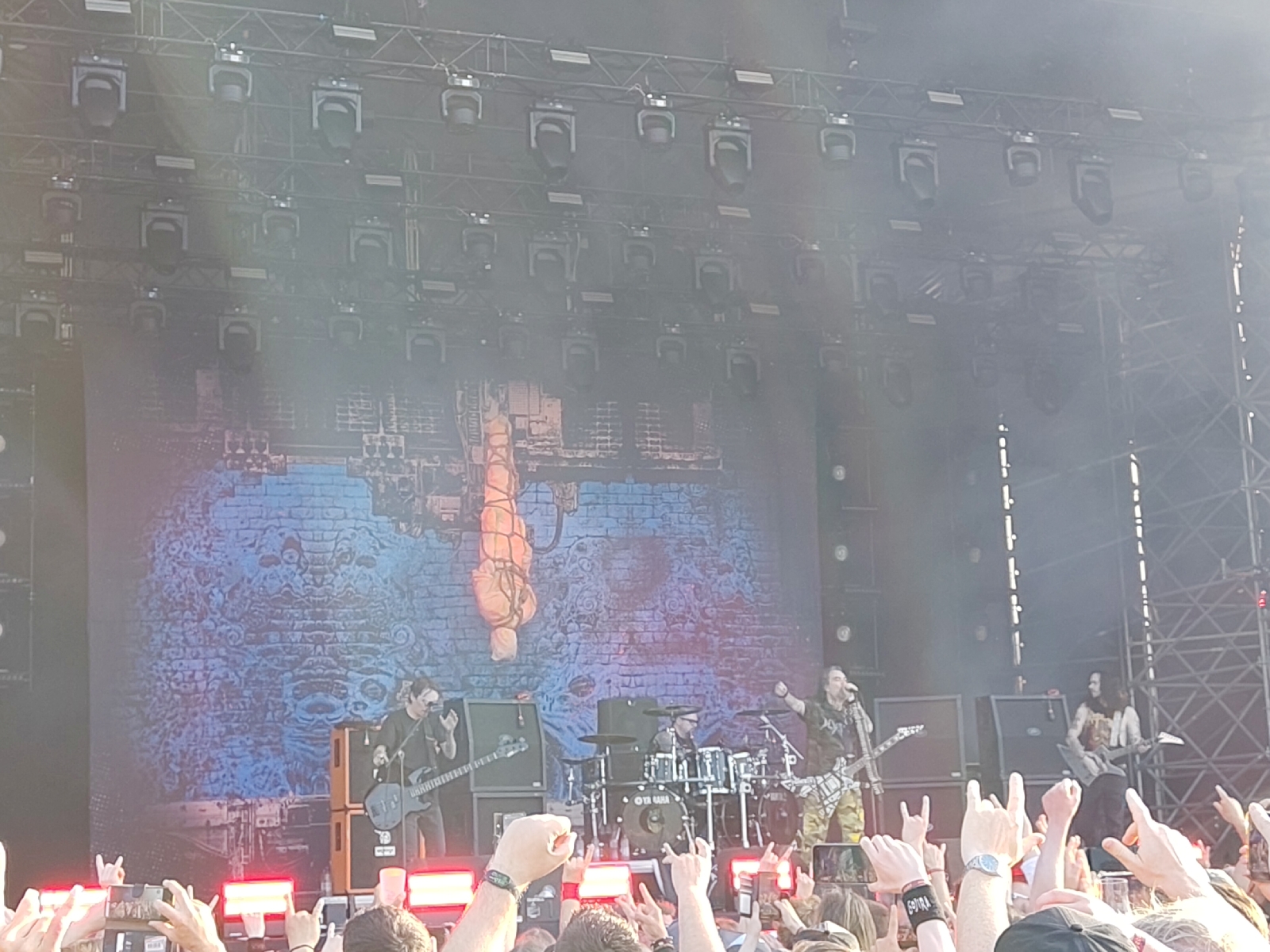 <a href='/hi/jeroen' class='caption'>» jeroen 07 June 2026 07:45 South of Heaven Maastricht Cavalera</a>
