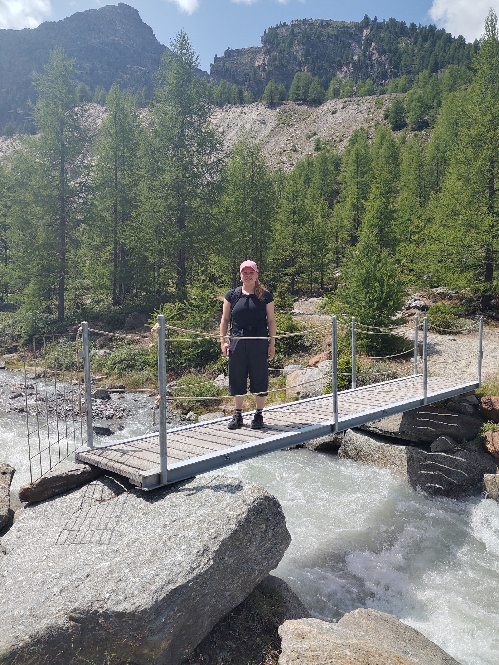 <a href='/hi/jeroen' class='caption'>» jeroen 23 July 2026 01:01 Grächen - Gletchertor </a>
