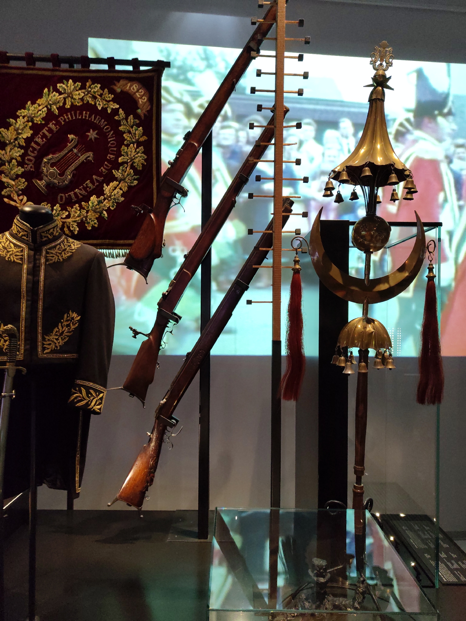<a href='/hi/jeroen' class='caption'>» jeroen 30 August 2026 12:58 Limburgs Museum</a>